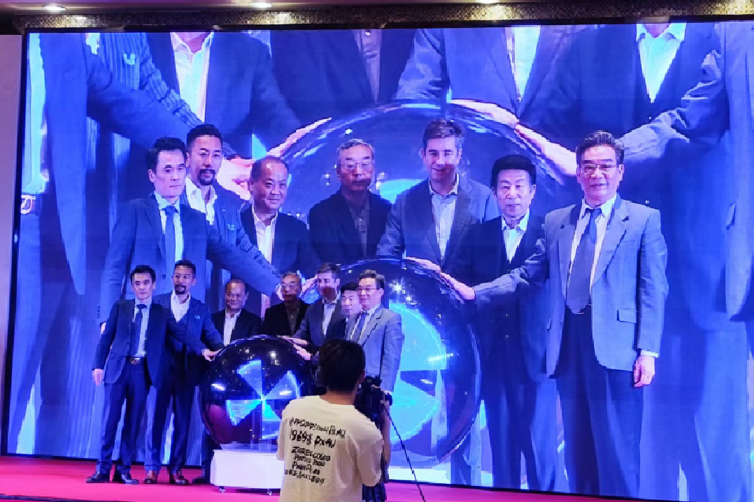 恭喜！陆景平大师荣获《胡润全球陶瓷榜》2023极具影响力的陶瓷艺术大师